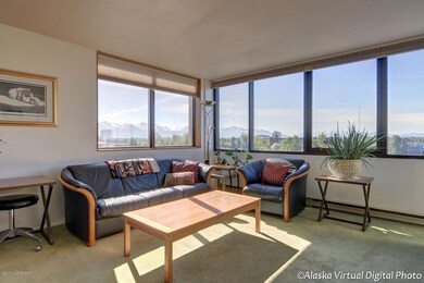 Corner Unit-Spectacular Views!