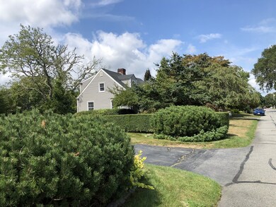 24 Chestnut St, South Dartmouth, MA 02748 - photo 2