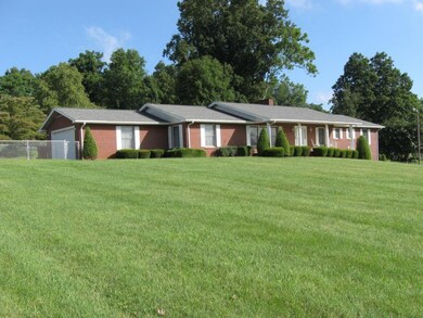 701 Hiwassee Hill Dr, Johnson City, TN 37601 - photo 2