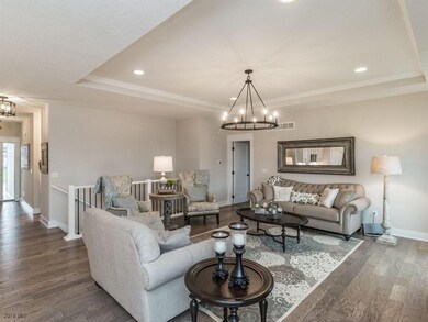 9925 Marnewood Dr, Johnston, IA 50131 - photo 4