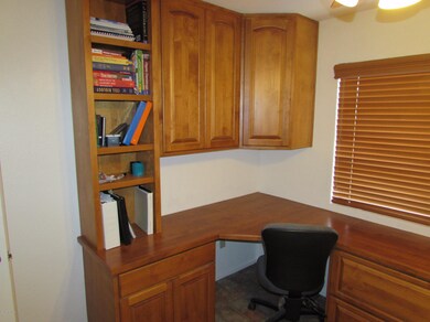desk*Bdrm2
