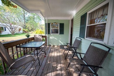 Plenty of space for sipping your coffee or enjoyin