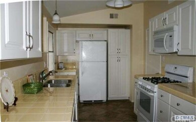 Remodeled Kitchen with built-in Micro and Frig.sta