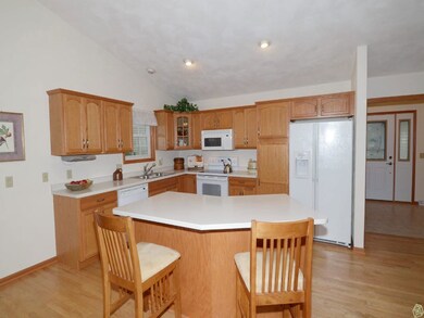 386 Sterling Dr, Oregon, WI 53575 - photo 5