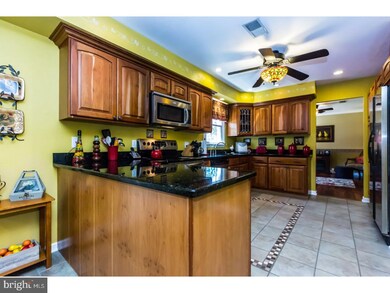 360 Maple St, Downingtown, PA 19335 - photo 4