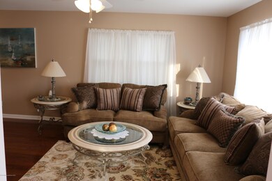 314 7th - inside 002