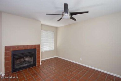 2206 S Myrtle, Tempe-livig room 2