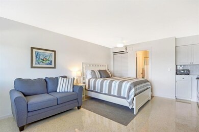 2725 NE Indian River Dr unit 5, Jensen Beach, FL 34957 - photo 3