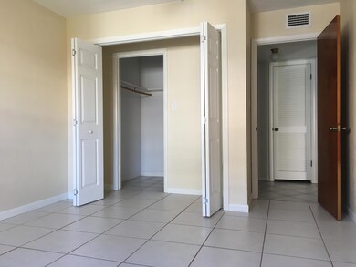Walk in Closet F7