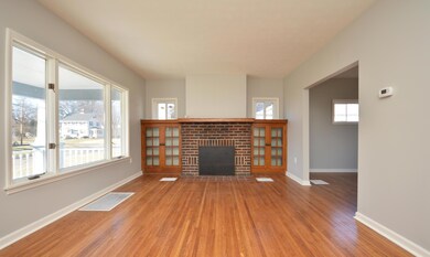 Living Room (3)