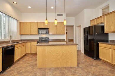 Kitchen w/Island