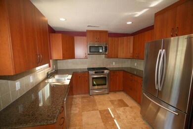 Kitchen Fridge not included)