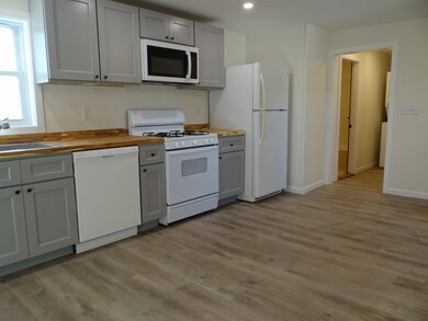 25 School St unit 25B, Canaan, NH 03741 - photo 3