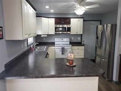 14233 N South Shore Dr, Effingham, IL 62401 - photo 7