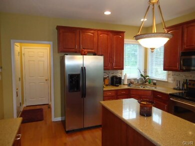 216 Bushkill Ridge Rd, Wind Gap, PA 18091 - photo 2