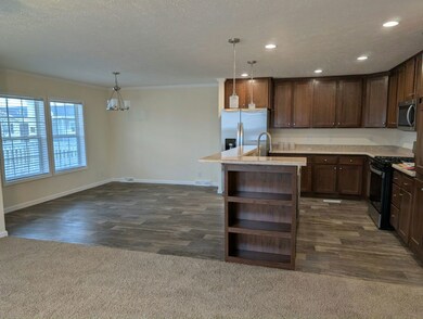 30095 Pineview Cir unit 8, Chesterfield, MI 48051 - photo 2