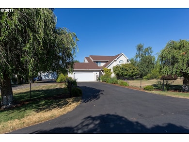 12860 Saunders Ln, Hubbard, OR 97032 - photo 2