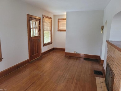 934 Clarendon Ave SW, Canton, OH 44710 - photo 5