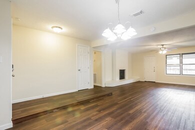 16422 Oxnard Ln, Friendswood, TX 77546 - photo 3