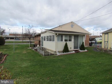 3428 Holtry St, Reading, PA 19605 - photo 4