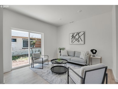 14816 NE Couch St unit 3, Portland, OR 97230 - photo 5