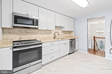 12633 Etruscan Dr, Herndon, VA 20171 - photo 7