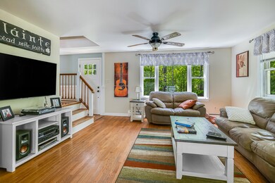 12 Summit living room 4