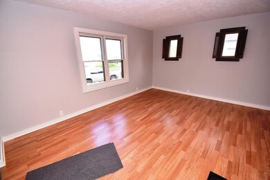 907 S 1st St, Frankfort, IN 46041 - photo 4