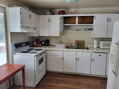 4536 Sturdivant Ave, Klamath Falls, OR 97603 - photo 4