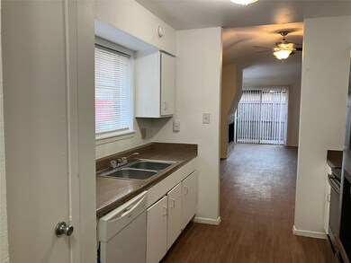 8050 Sands Point Dr unit A, Houston, TX 77036 - photo 7