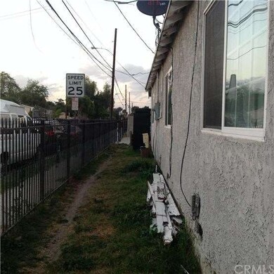 1553 E 119th St, Los Angeles, CA 90059 - photo 2