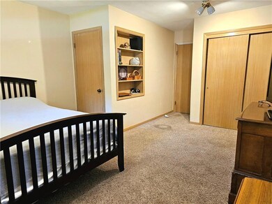 3929 Oakshire Rd, Des Moines, IA 50310 - photo 7