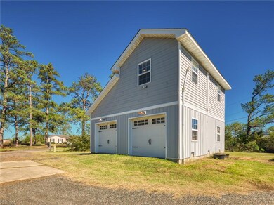 9078 Stump Point Rd, Hayes, VA 23072 - photo 4