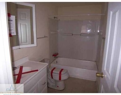 933 Vincent Ct unit 206, Lansing, MI 48910 - photo 7