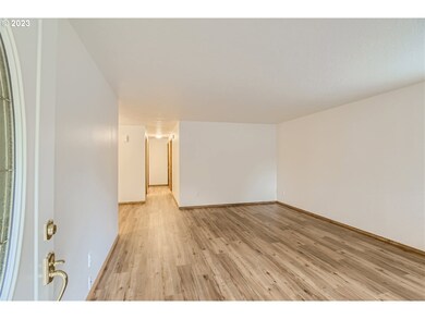 580 SE 5th Ave, Canby, OR 97013 - photo 3