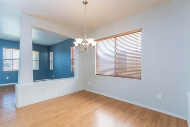 6) DINING AREA