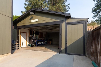 811 E Tudor Ct, Spokane, WA 99208 - photo 4