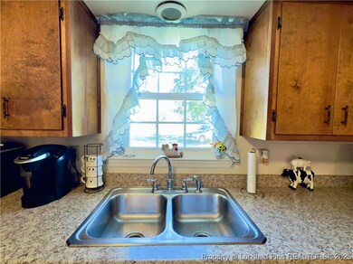 4506 Tobacco Rd, Orrum, NC 28369 - photo 6