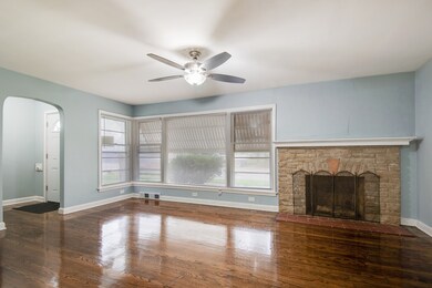 2006 W Monroe St, Waukegan, IL 60085 - photo 3