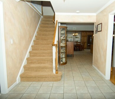 3 Sutton Entryway
