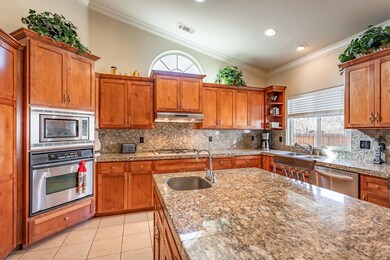 7508 Robles Dr, Redding, CA 96002 - photo 6