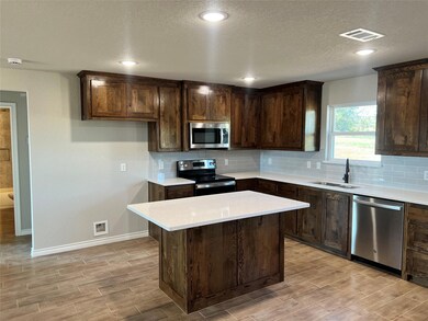 704 Elm Tree Ct, Poolville, TX 76487 - photo 2