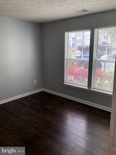 2037 Hunting Ridge Dr, Owings Mills, MD 21117 - photo 7