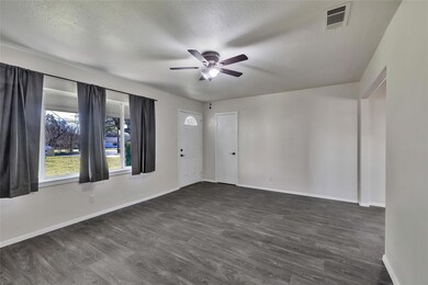 1313 Yates Dr, Hurst, TX 76053 - photo 6