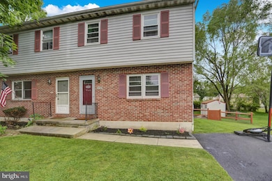 626 Lincoln St, Shoemakersville, PA 19555 - photo 2