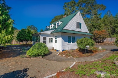 8820 Chambers Creek Rd W, University Place, WA 98467 - photo 2