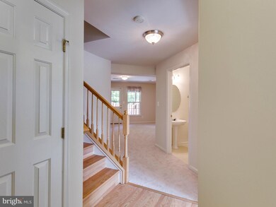 2577 Chase Wellesley Dr, Herndon, VA 20171 - photo 4