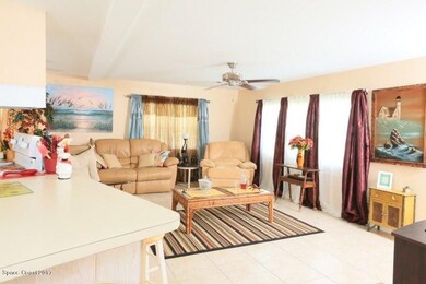 937 Fir - Living Room - View 1