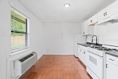 7430 Mount St unit 112, Houston, TX 77088 - photo 2