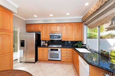 Gourmet Kitchen w/Upgraded Cabinetry, beautiful gr